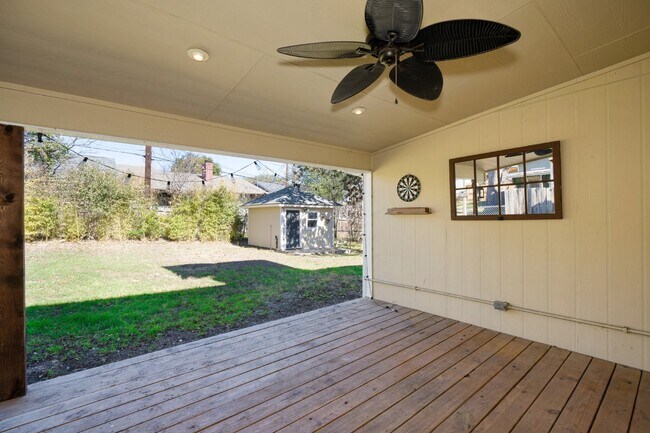 Building Photo - Classic home in the heart of Terrell Heights