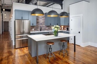 Building Photo - 200 Barrett St