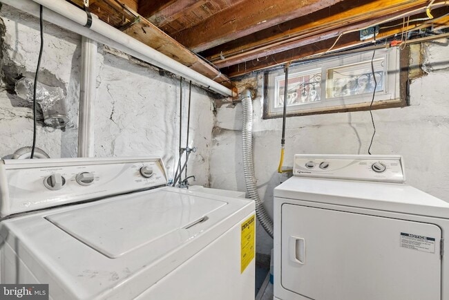 Building Photo - 601 Miller St