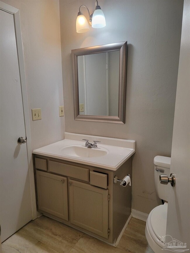 Building Photo - 7202 Lago Vista Ct
