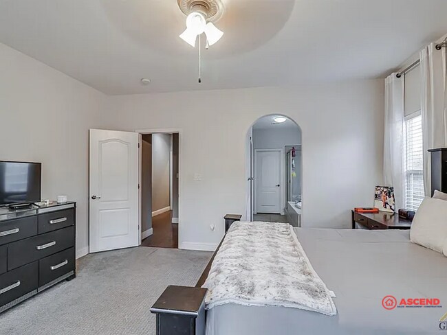 Building Photo - Stunning 3 Bedroom Home In Rosedale!
