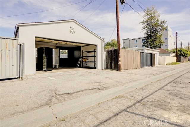 Building Photo - 12156 Vanowen St