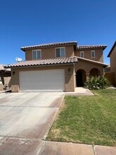 Building Photo - 615 Sky View Dr