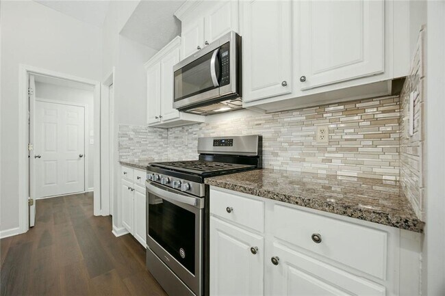 Building Photo - 572 Staghorn Ln