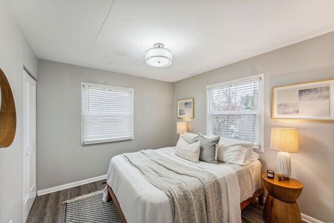 Building Photo - 4554 Moraine Ave