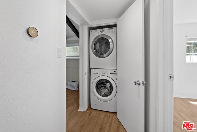 Building Photo - 5541 Fallbrook Ave