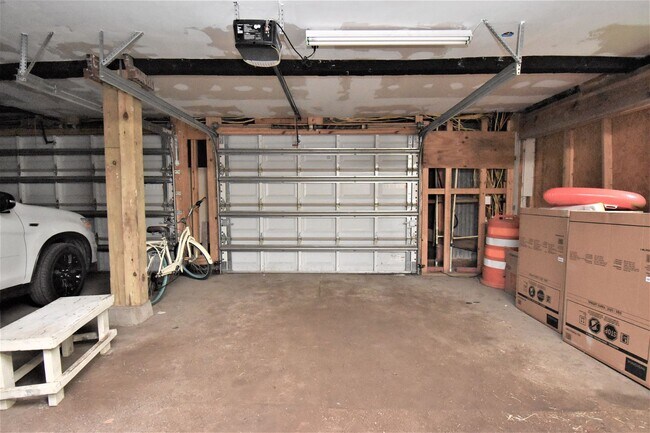 Building Photo - 5012 Avenue K Ave