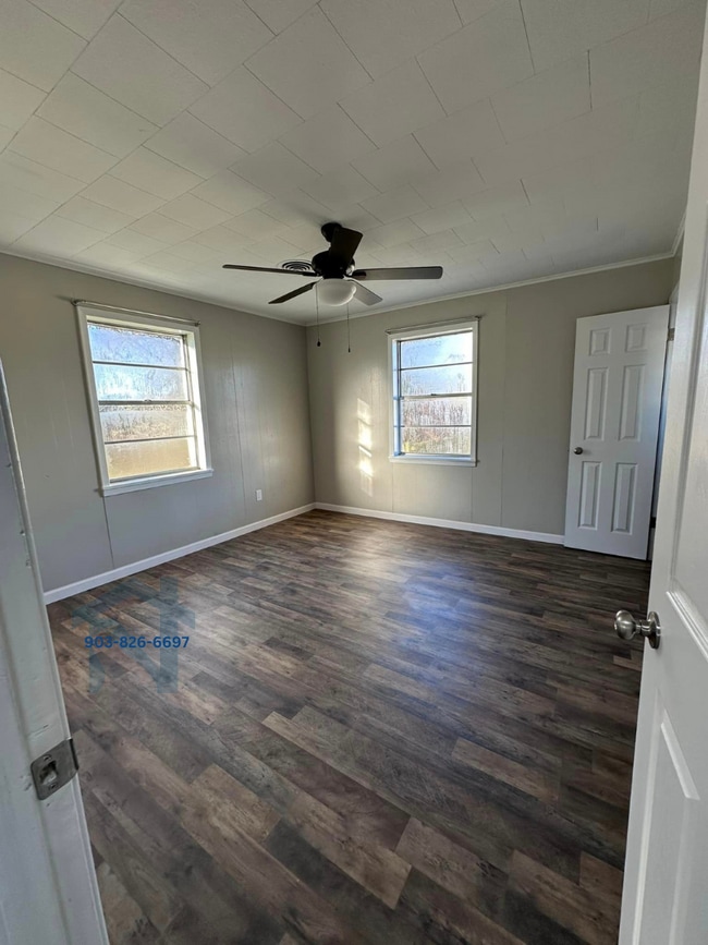 Building Photo - 102 S Wills St