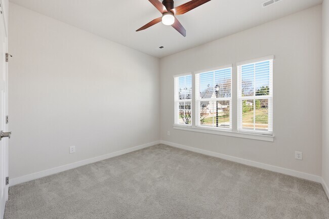 Building Photo - 6334 Cambridge Dr