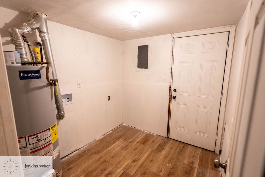 Building Photo - 2644 Preston Dr