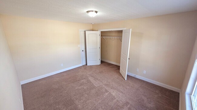 Building Photo - 4 BR 3.5 BA in Swansboro!