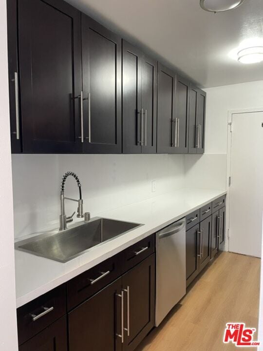 Building Photo - 100 S Doheny Dr