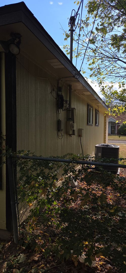 Building Photo - 2405 Kilgore Dr