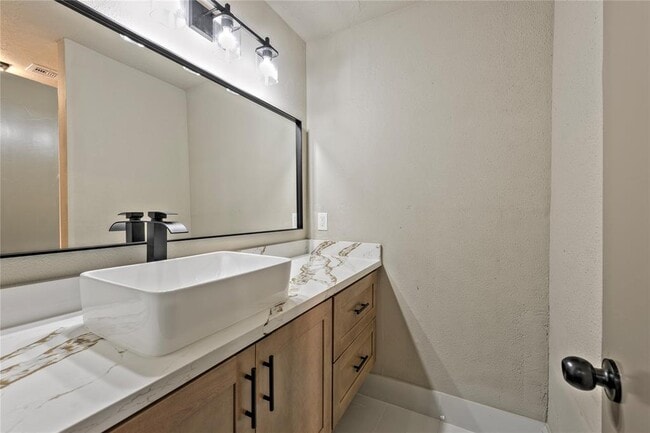 Building Photo - 6523 Brookgate Dr