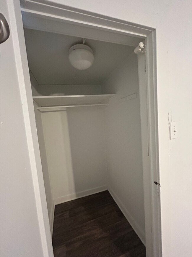 Building Photo - 441 N Center St