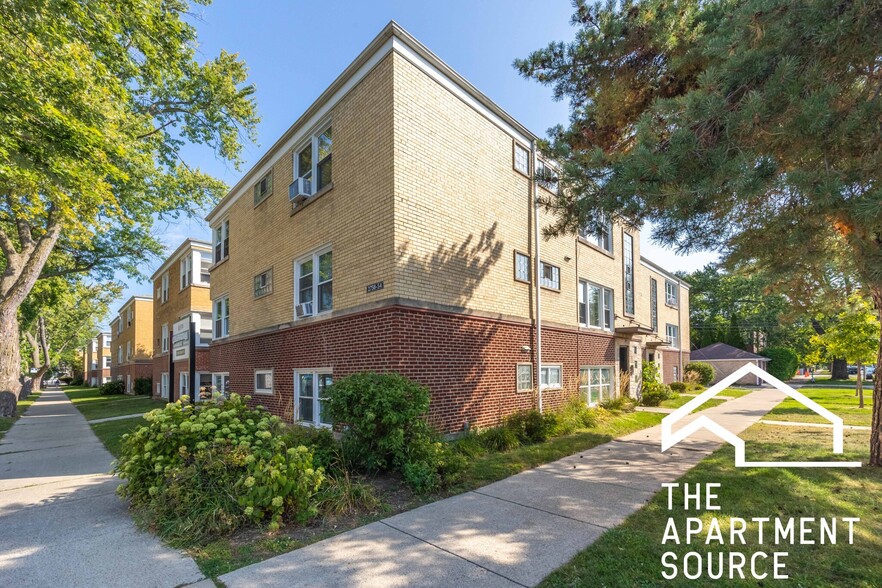 Building Photo - 2755 W North Shore Ave
