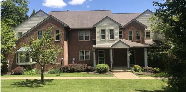 Building Photo - 222 Chesna Dr