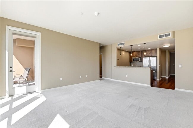 Building Photo - 1 Bedroom Condo in Downtown Boise:::: Balcony View of the City