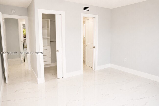 Building Photo - 2750 W 76th St