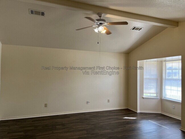 Building Photo - 3509 Price Cir