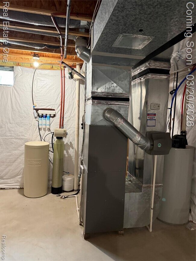 Building Photo - 58206 Sunflower Cir N