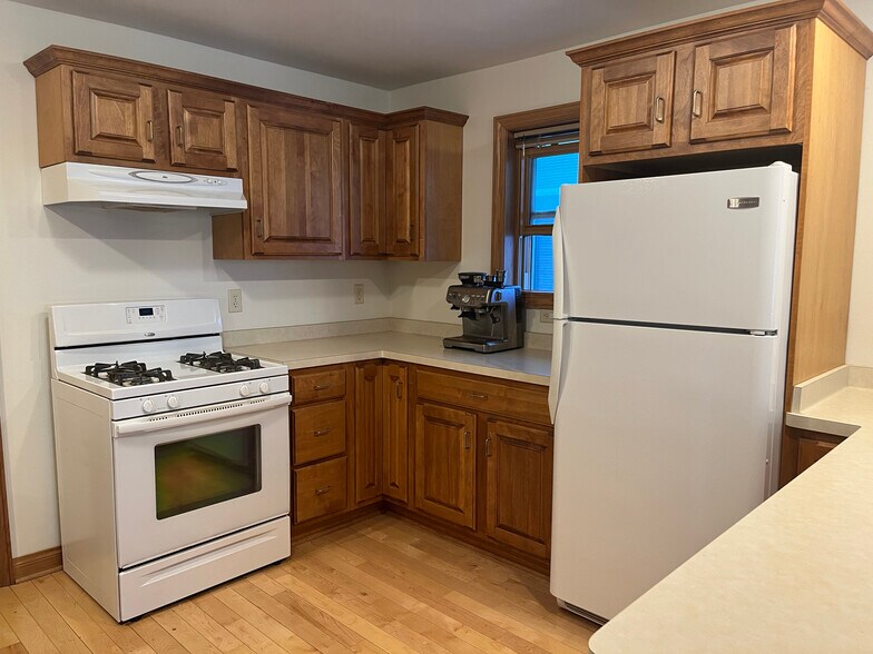 Kitchen - 2818 S Delaware Ave