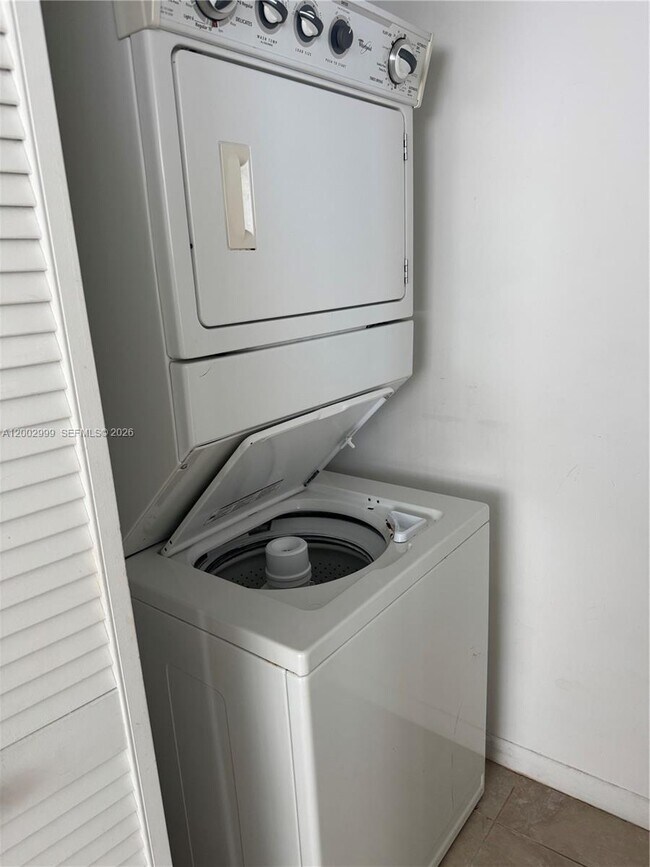 Building Photo - 253 NE 2nd St