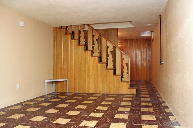 Building Photo - 5112-5116 NE 32nd Ave