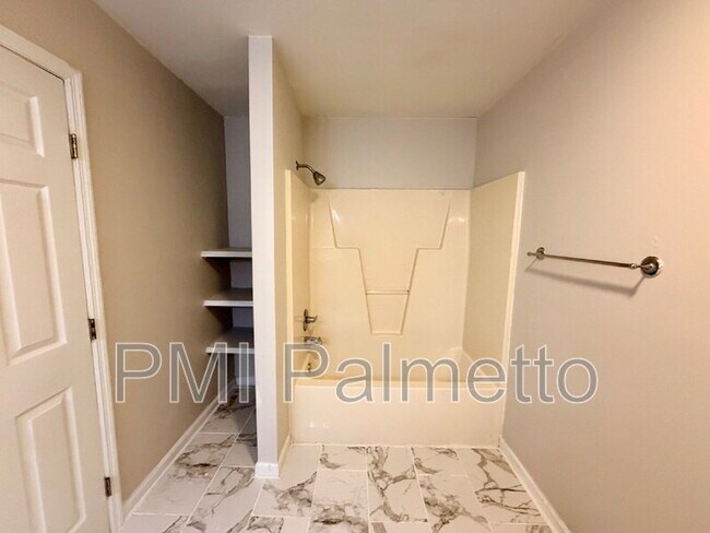 Building Photo - 152 Chatham Cir