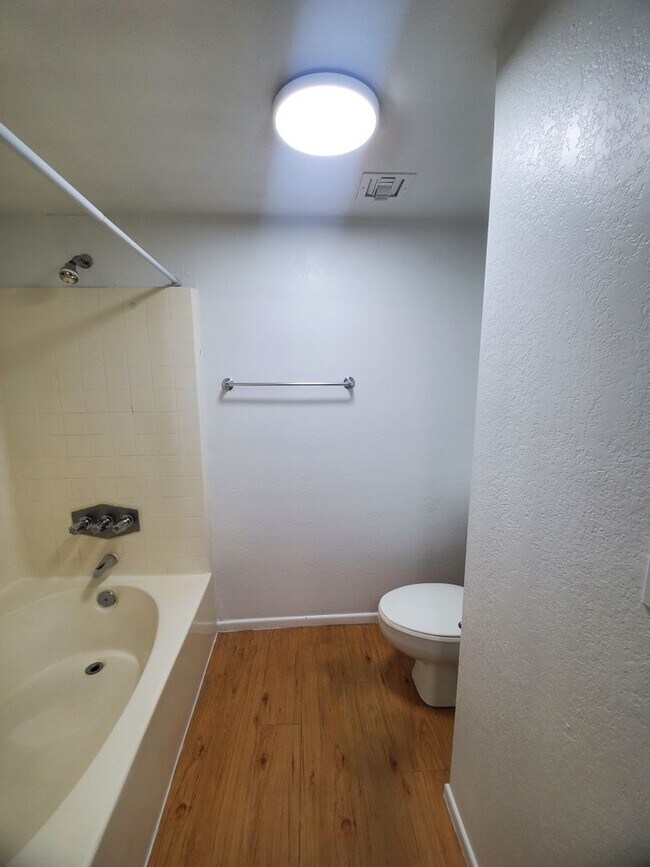 Building Photo - 839 S Westwood