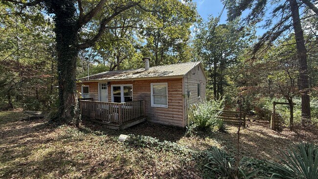Building Photo - STE GENEVIEVE - Private Cottage with Lake ...