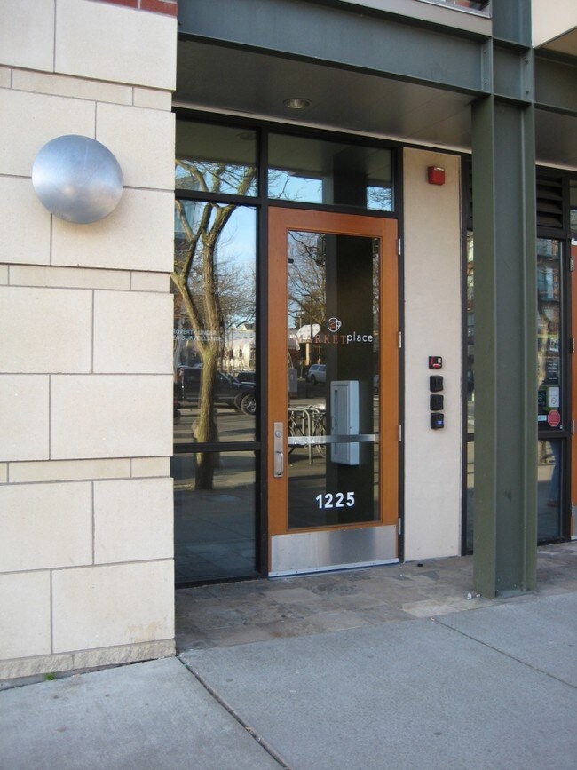 Building Photo - 1225 Railroad Ave