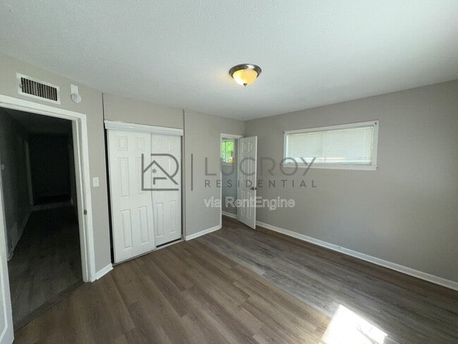 Building Photo - 3341 Suncrest Dr