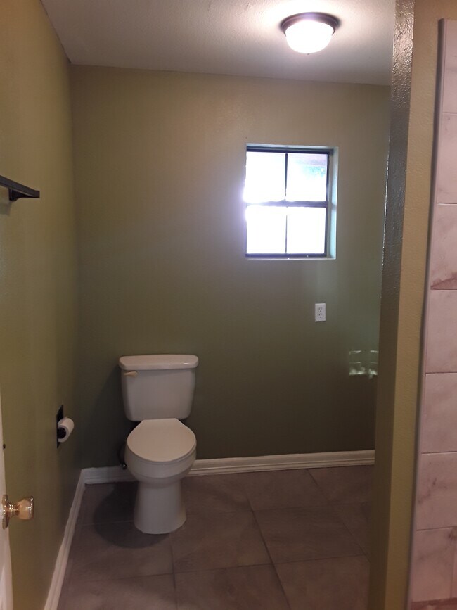 Bedroom 5 bathroom - 6301 Well Spring Rd