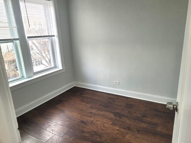 Building Photo - 4876 W Armitage Ave