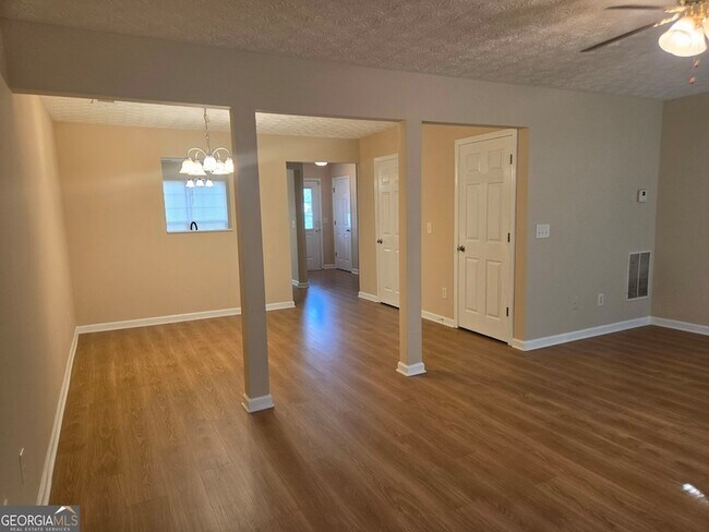 Building Photo - 1718 Grove Way