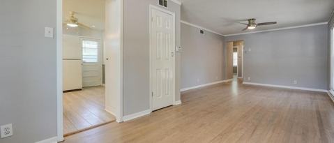 Building Photo - 2442 Oates Dr