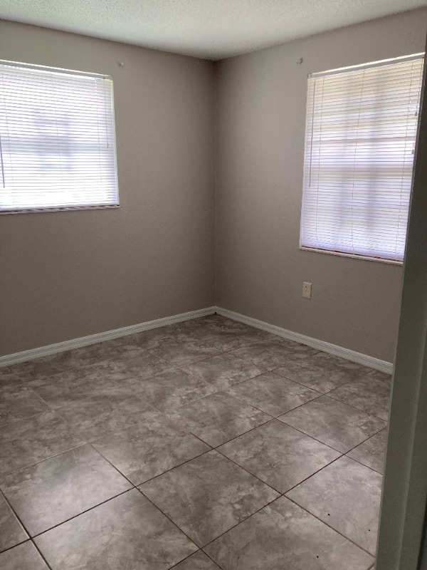 Building Photo - 2605 E 26th Ave