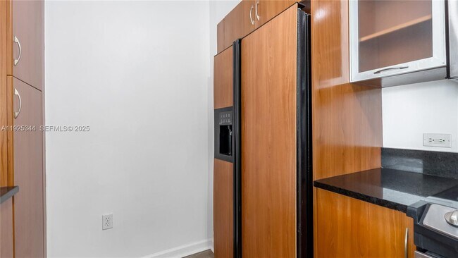 Building Photo - 18800 NE 29th Ave