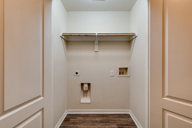 Building Photo - 121 Cliff Height Cir