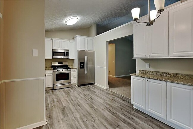 Building Photo - 163 Springbrooke Trl