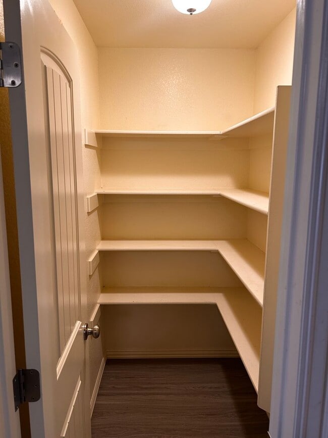 Building Photo - FREE 55" TV or 28" BLACKSTONE WITH SIGNED LEASE!! 4B/4.5B Only $2400