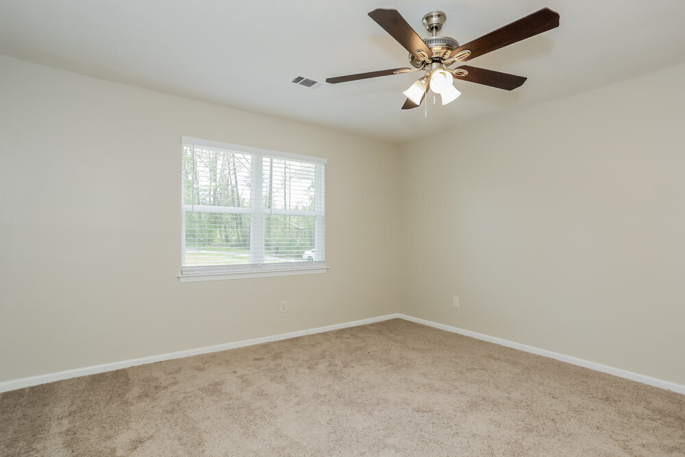 Building Photo - 843 Tall Deer Dr