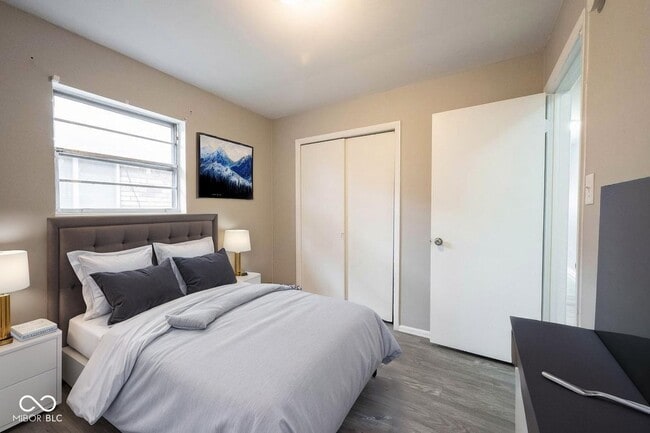 Building Photo - 821 Iowa St