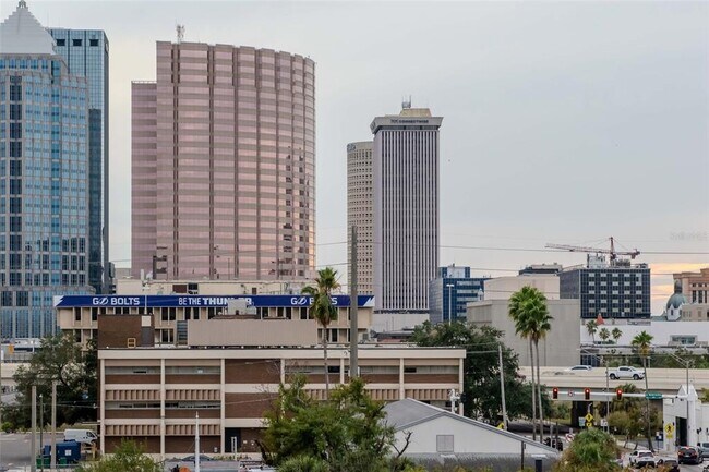 Building Photo - 1120 E Kennedy Blvd