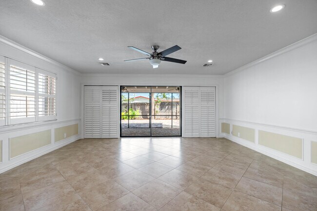 Building Photo - 3697 Holly Dr