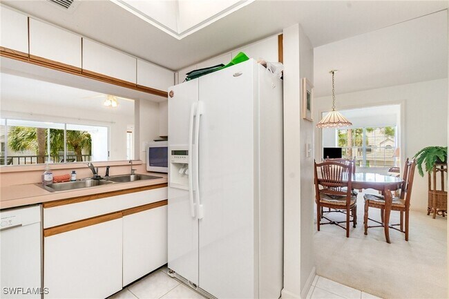 Building Photo - 4111 Lake Forest Dr