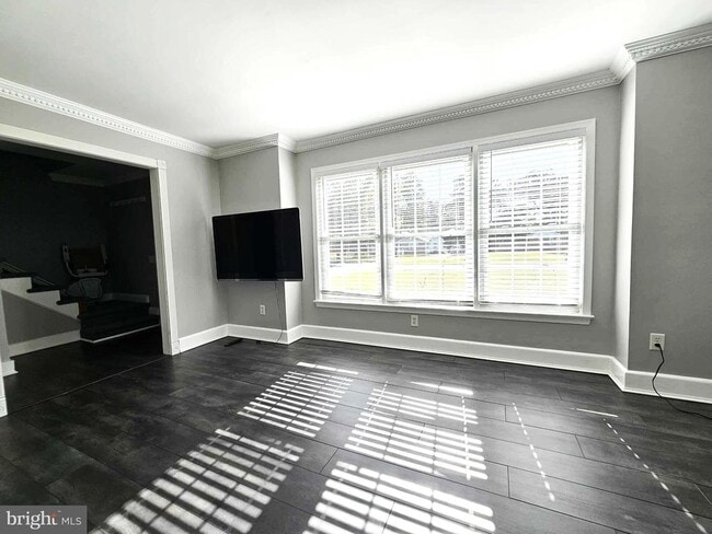 Building Photo - 8681 Mar Lynn Dr