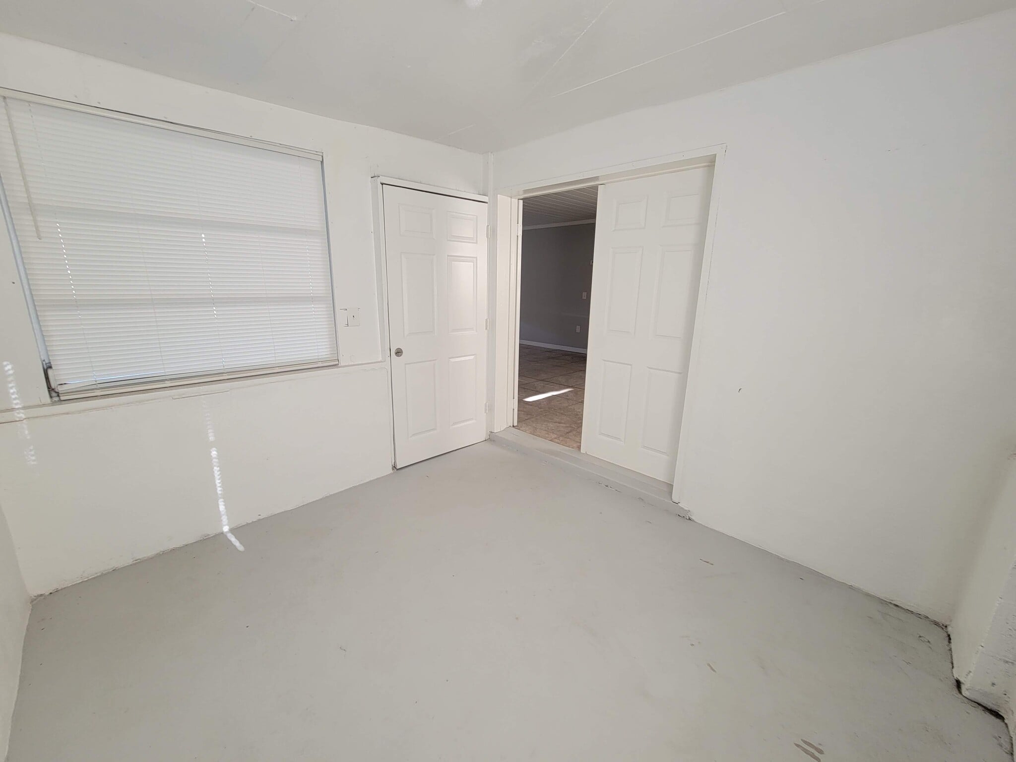 Building Photo - 4896 35th Ave