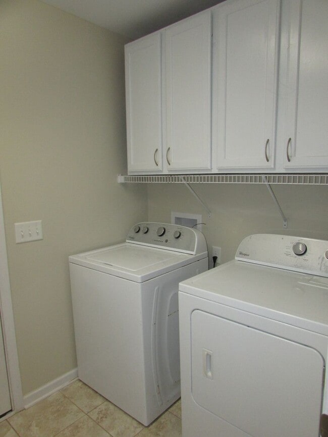 Building Photo - This property is located at The Villages at Mariner's Pointe - 3 Bedrooms  2 Baths  with 2 Car Ga...